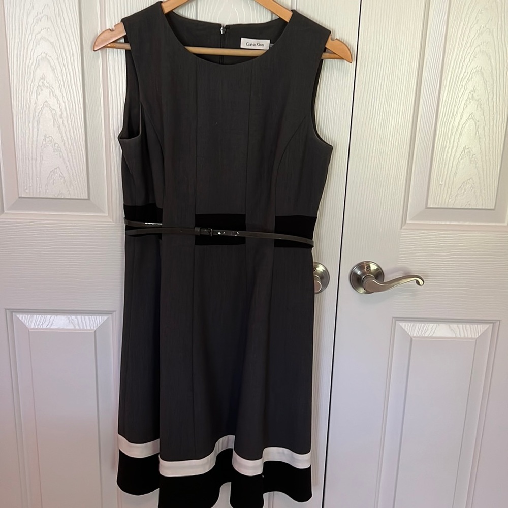 Calvin Klein dress. Size 10P. Gray, black and white.